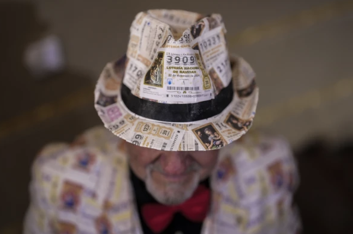 Press coverage: AP article on El Gordo draw and celebrations